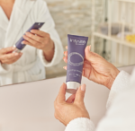 Infinite Hydrating Cleanser - Image 3